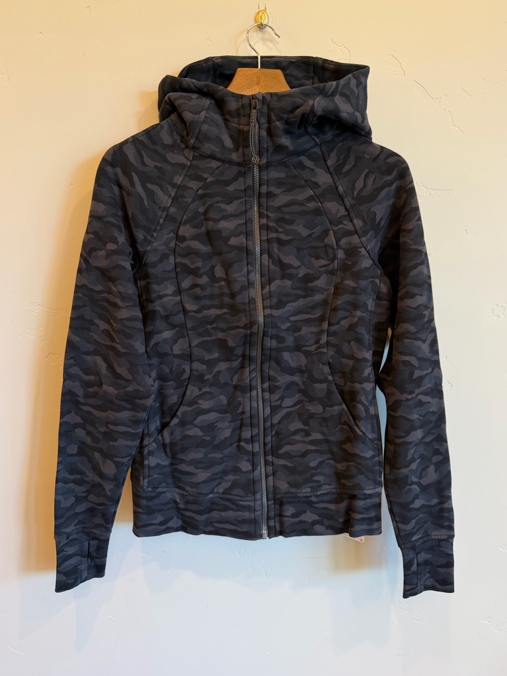 LULULEMON ATHLETICA Black Camo Scuba Hoodie IV